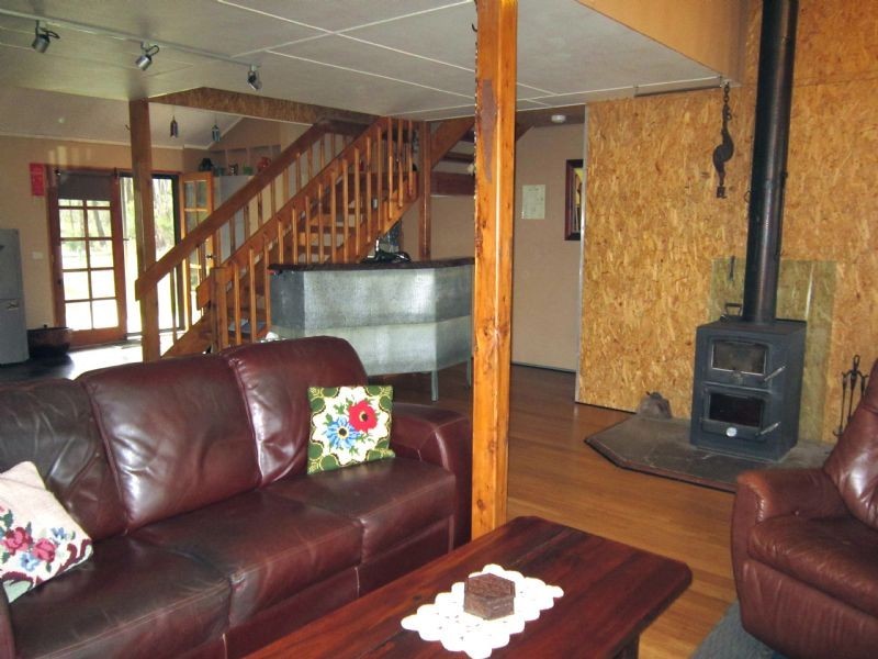 64 Dickersons Lane, Daylesford VIC 3460