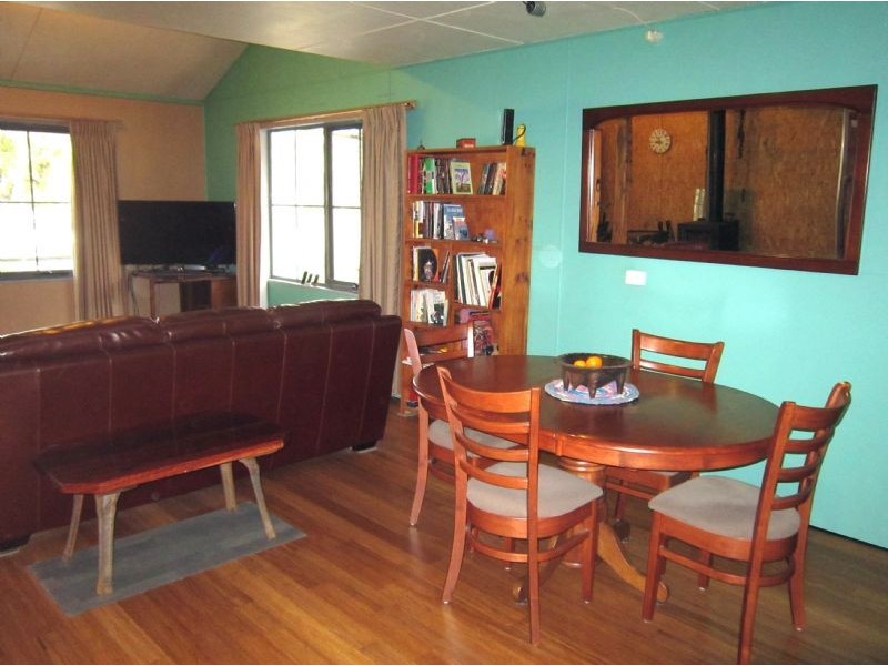 64 Dickersons Lane, Daylesford VIC 3460