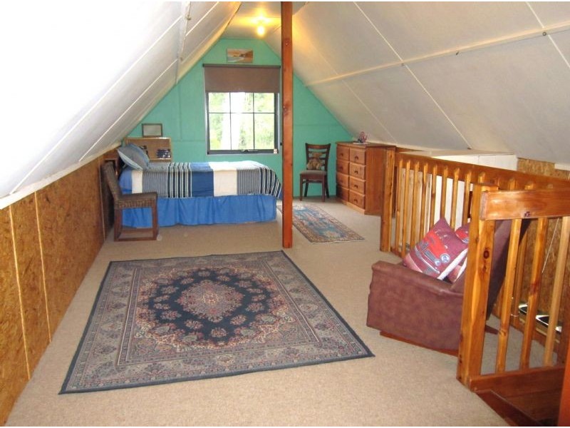 64 Dickersons Lane, Daylesford VIC 3460