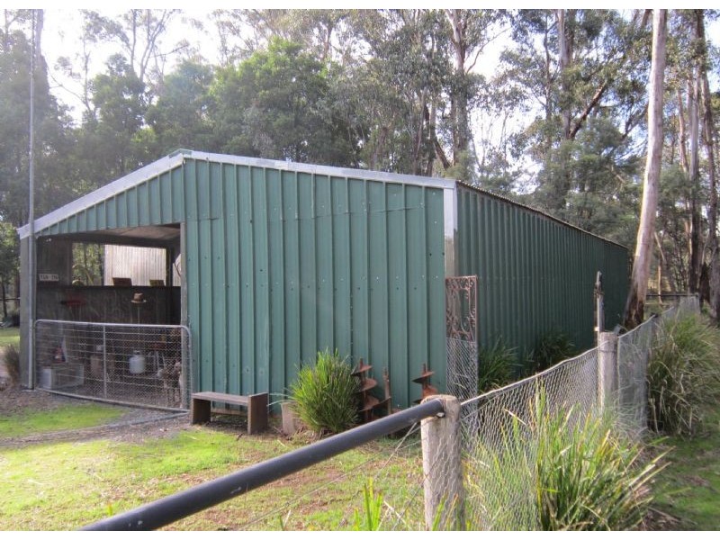 64 Dickersons Lane, Daylesford VIC 3460