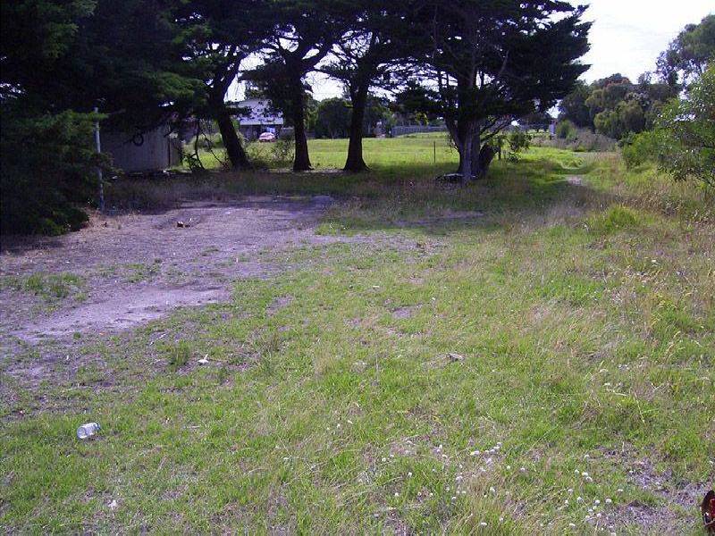 51 Seaview Avenue, Safety Beach VIC 3936