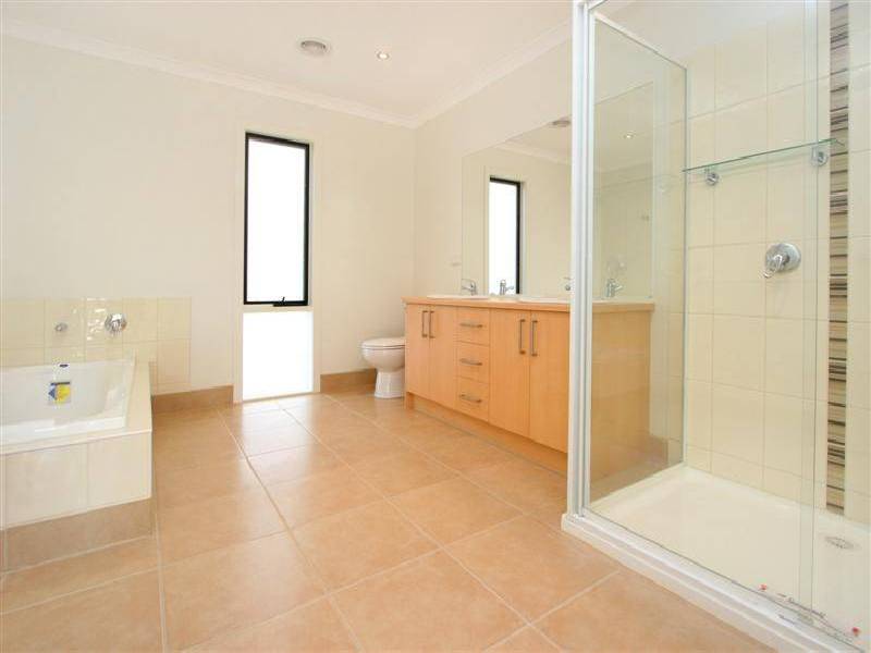 13 Dorothea Crescent, Dromana VIC 3936