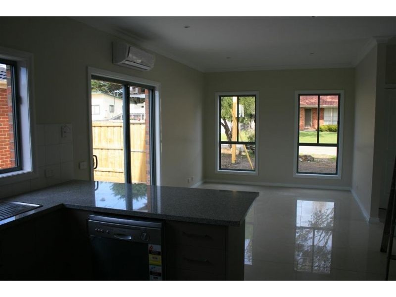 1/2 Watson Avenue, Dromana VIC 3936