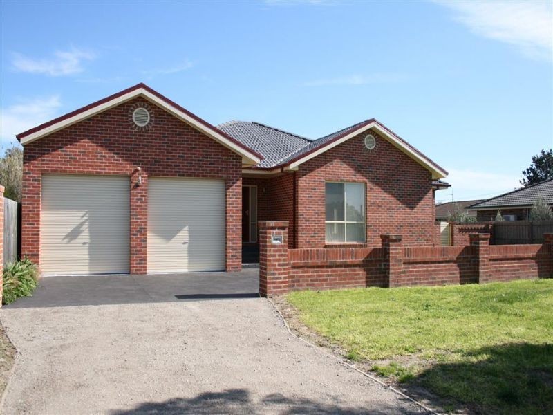 11 Mary Street, Safety Beach VIC 3936