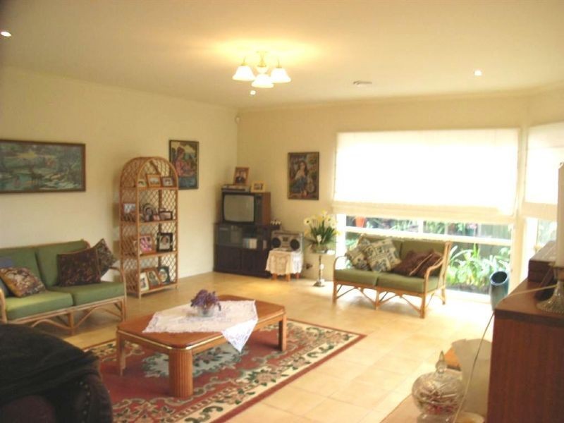 31 Victoria Street, Safety Beach VIC 3936