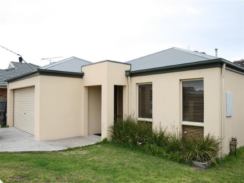 2 Victoria Crescent, Safety Beach VIC 3936