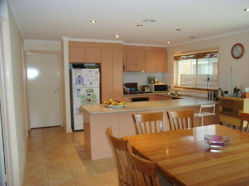 2 Victoria Crescent, Safety Beach VIC 3936