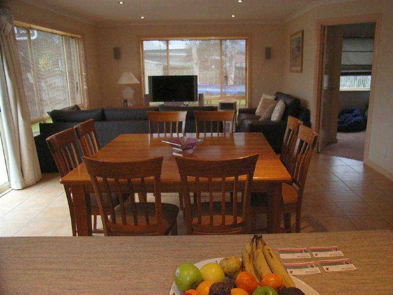 2 Victoria Crescent, Safety Beach VIC 3936