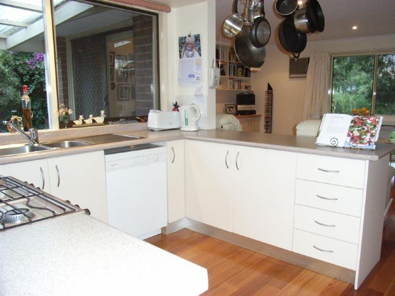 81 Seaview Avenue, Safety Beach VIC 3936