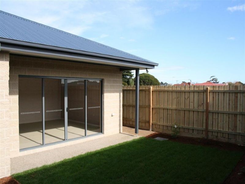 2/30 Tonkin Street, Safety Beach VIC 3936