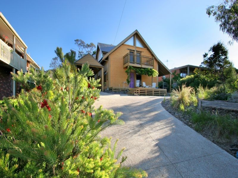 8 Weymouth Drive, Dromana VIC 3936
