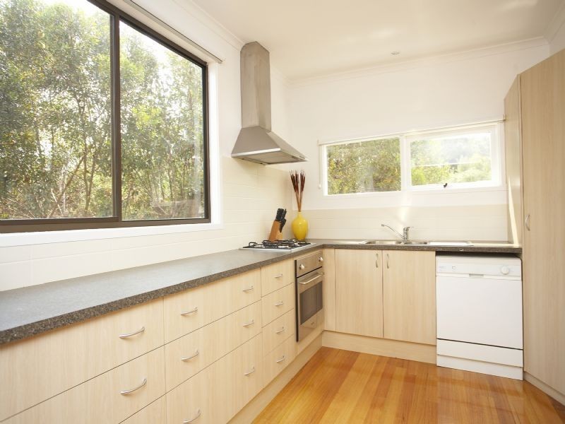 10 Bruce Road, Safety Beach VIC 3936