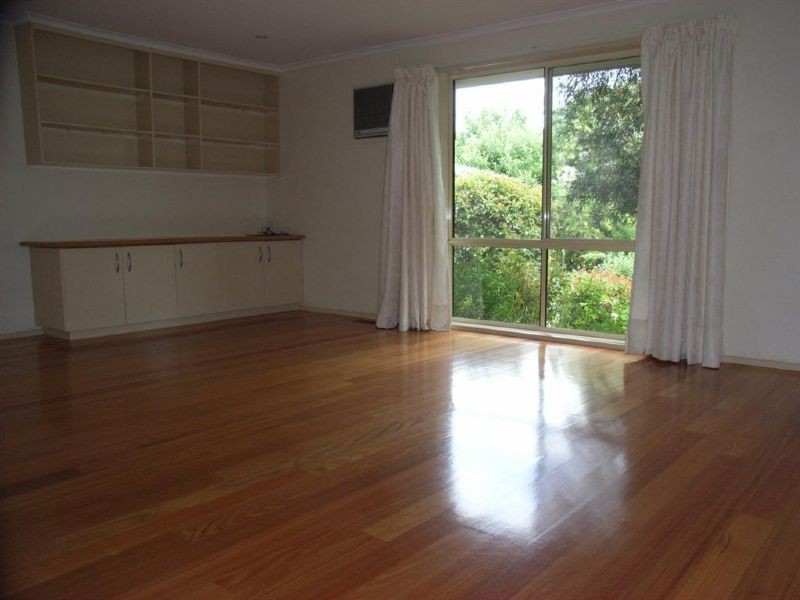 81 Seaview Avenue, Safety Beach VIC 3936