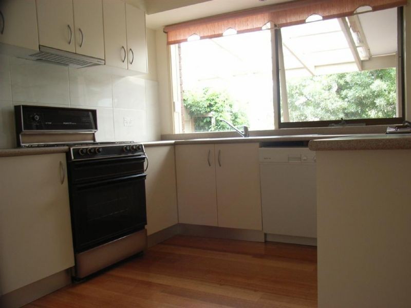 81 Seaview Avenue, Safety Beach VIC 3936