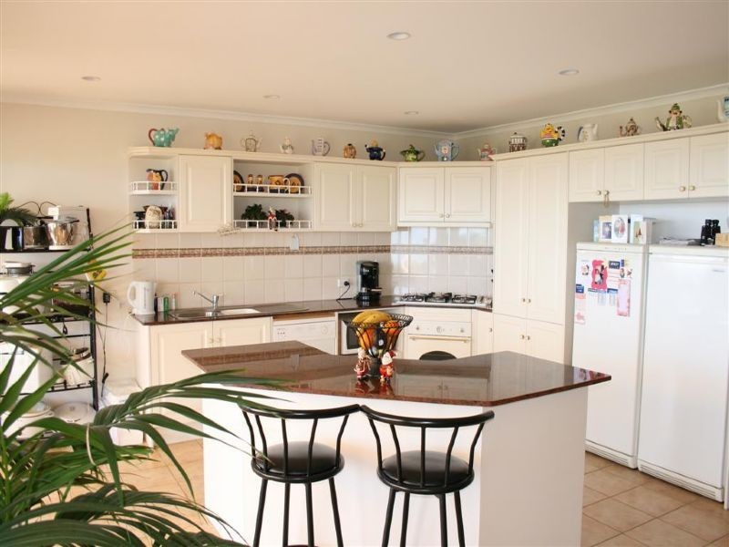18 Seaview Street, Dromana VIC 3936