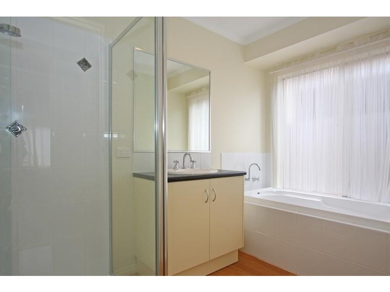 33 Sunningdale Road, Rosebud VIC 3939