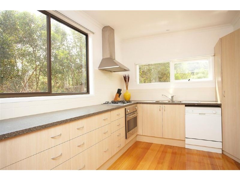 10 Bruce Road, Safety Beach VIC 3936