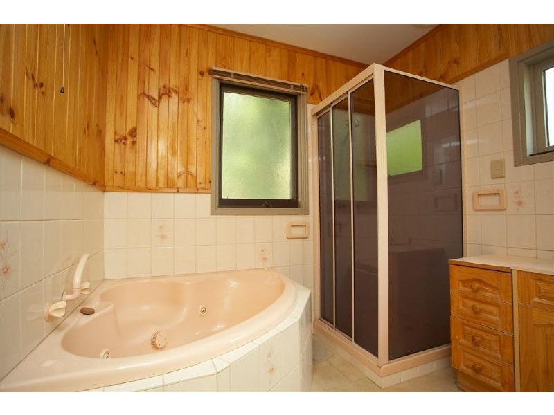 10 Bruce Road, Safety Beach VIC 3936