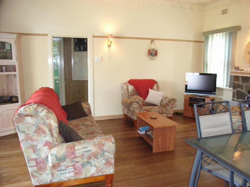 11 McCulloch Street, Dromana VIC 3936