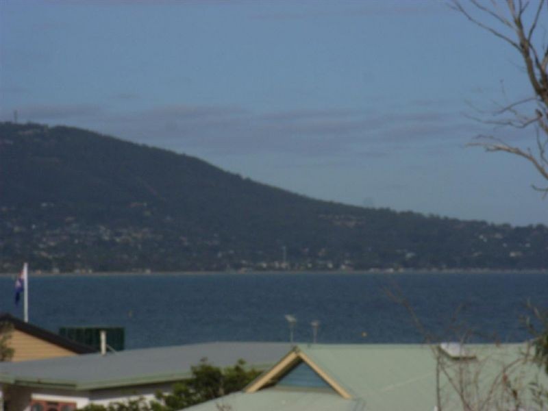 2 Bruce Road, Safety Beach VIC 3936