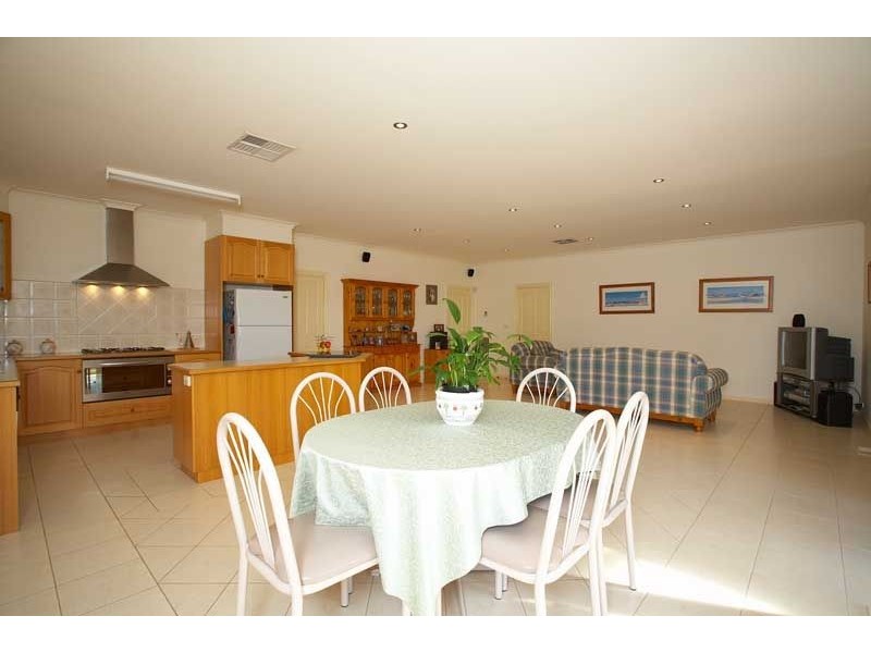 15 Tonkin Street, Safety Beach VIC 3936