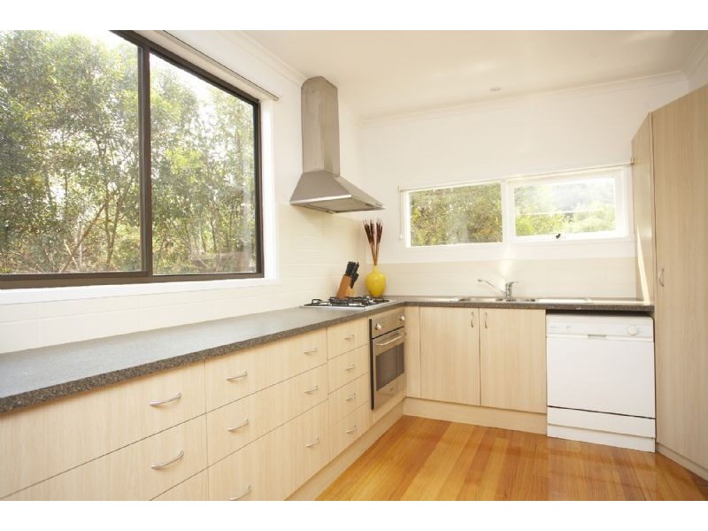 10 Bruce Road, Safety Beach VIC 3936