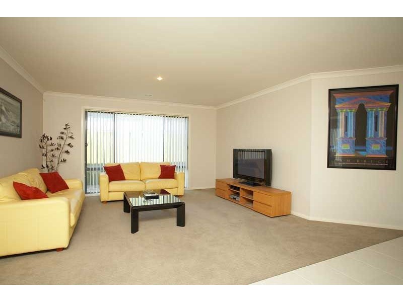 8 Fairway Drive, Safety Beach VIC 3936