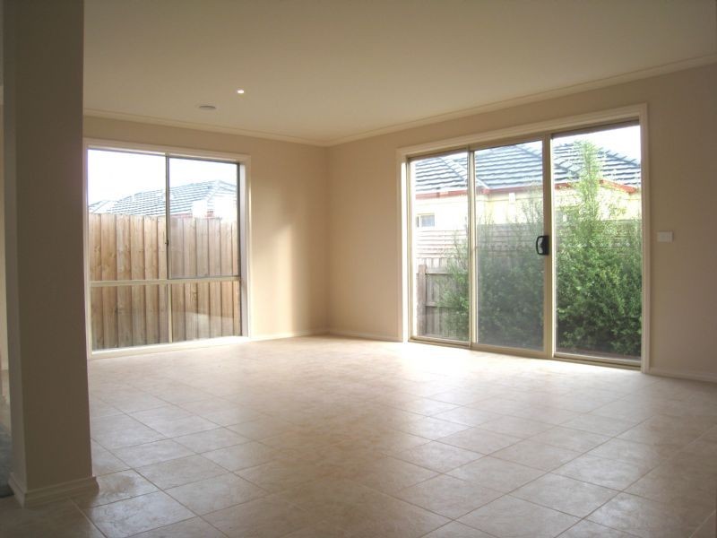 2/8 Bellmare Avenue, Dromana VIC 3936