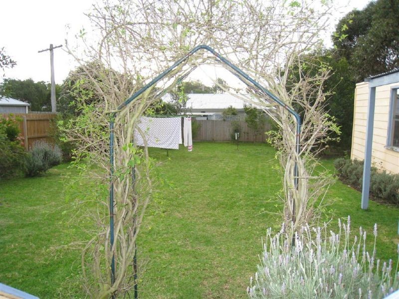 14 Basil Street, Dromana VIC 3936