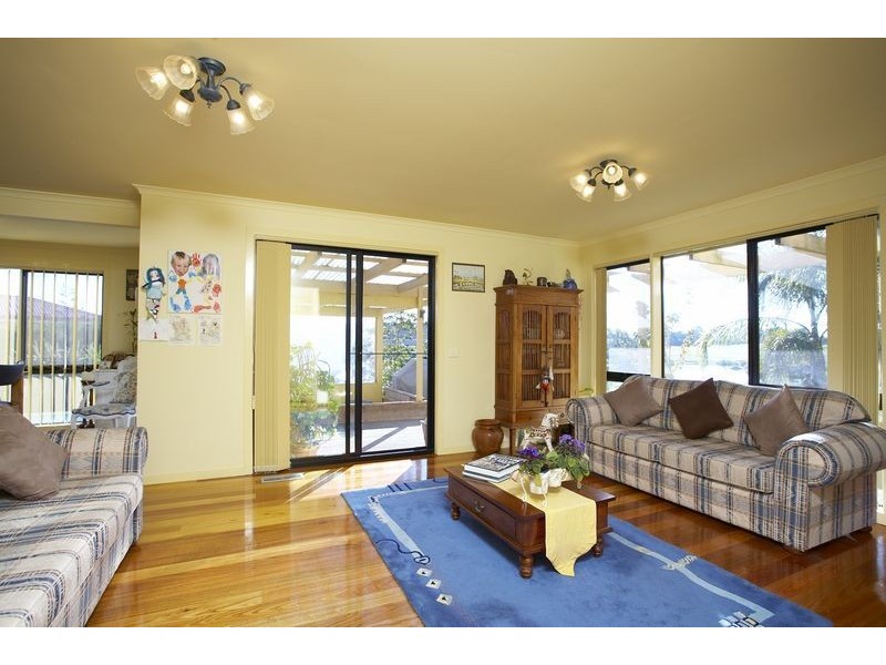 16 Fairway Circle, Safety Beach VIC 3936