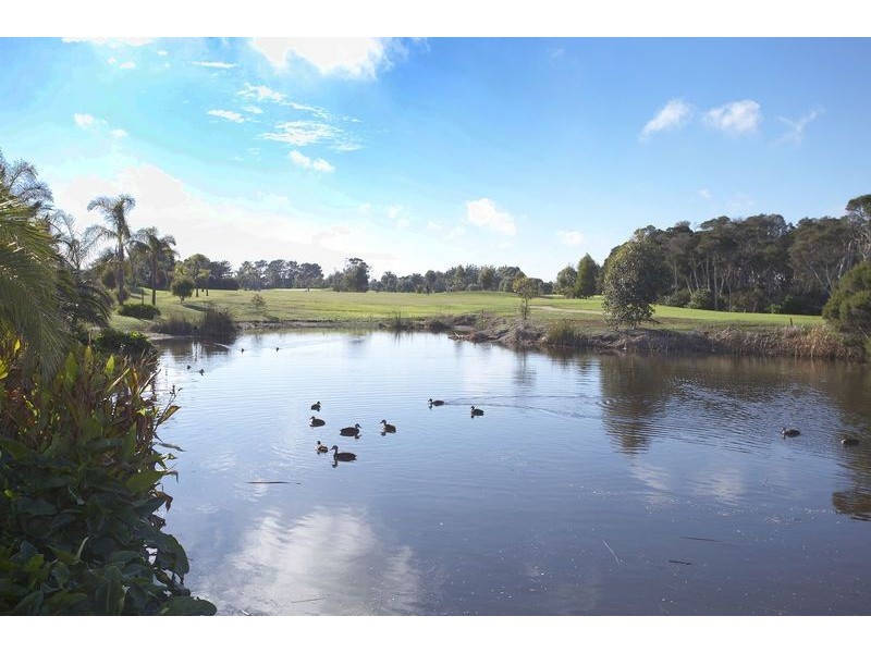 16 Fairway Circle, Safety Beach VIC 3936