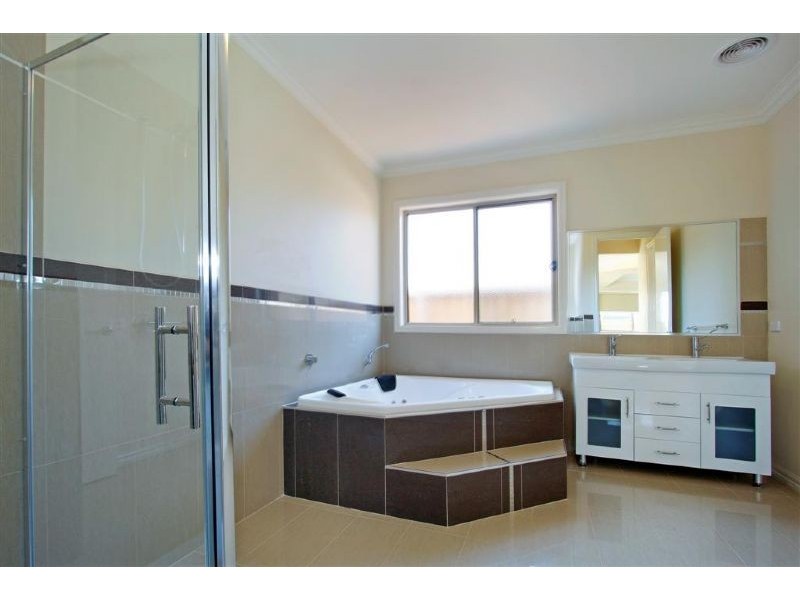 16 Mariner Place, Safety Beach VIC 3936