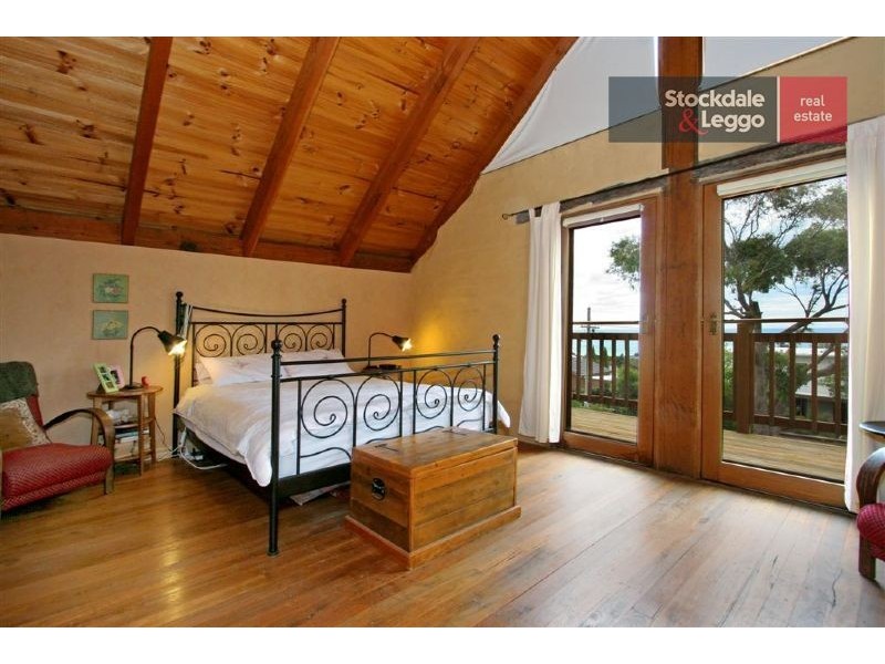 8 Weymouth Drive, Dromana VIC 3936