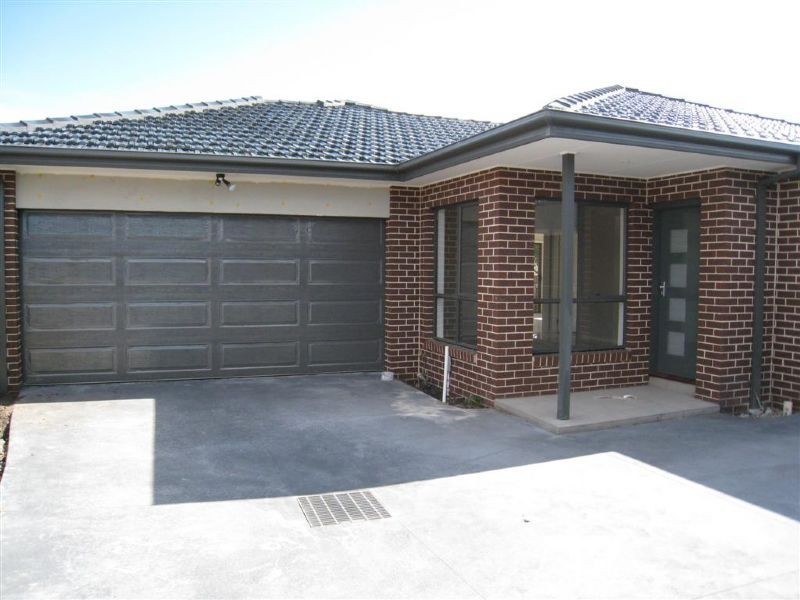 2/30 Rosalie Avenue, Dromana VIC 3936