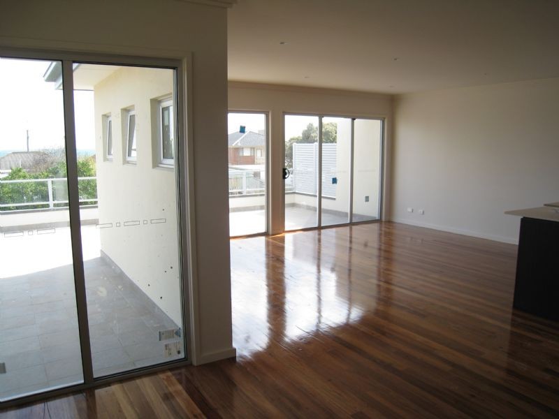 9/115-117 Dromana Parade, Safety Beach VIC 3936