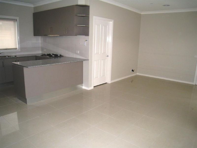 1/30 Rosalie Avenue, Dromana VIC 3936