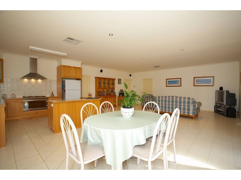 15 Tonkin Street, Safety Beach VIC 3936