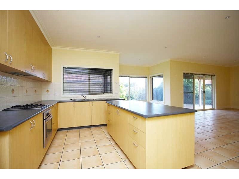 8 Moonlight Mews, Safety Beach VIC 3936