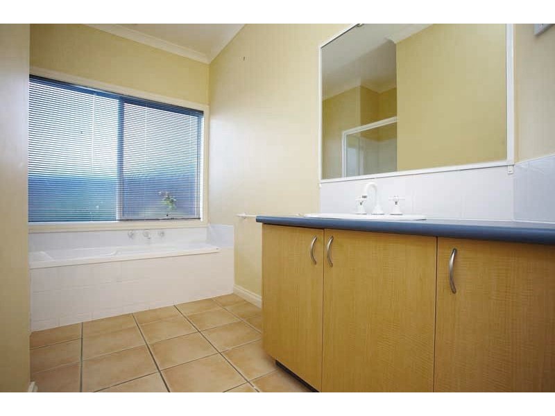 8 Moonlight Mews, Safety Beach VIC 3936