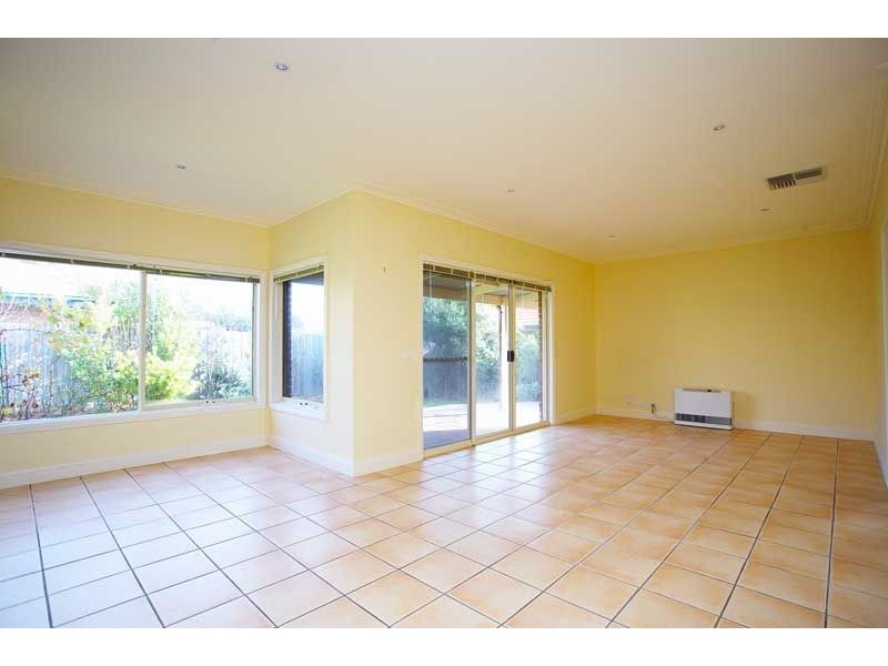 8 Moonlight Mews, Safety Beach VIC 3936
