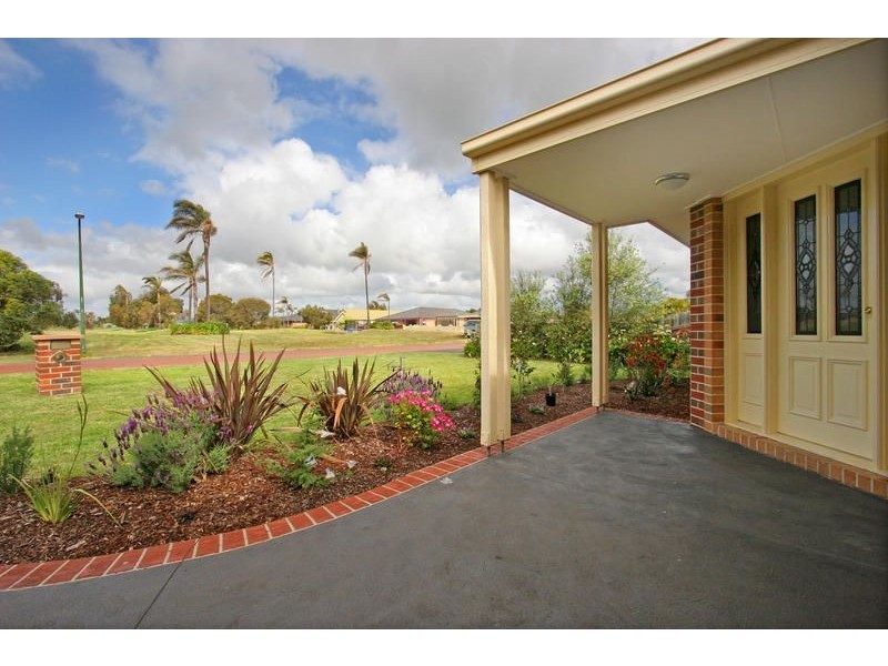18 Golf Course Lane, Safety Beach VIC 3936