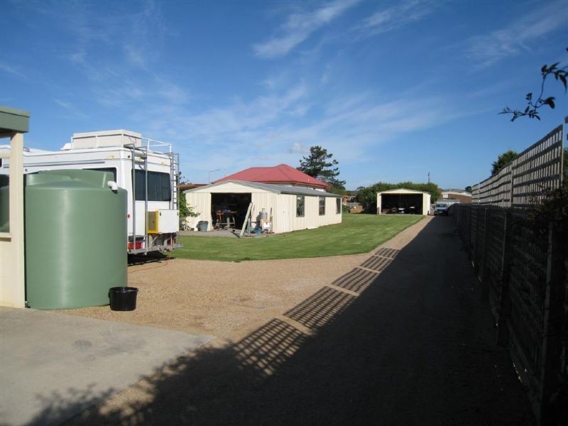 176 Dromana Parade, Safety Beach VIC 3936