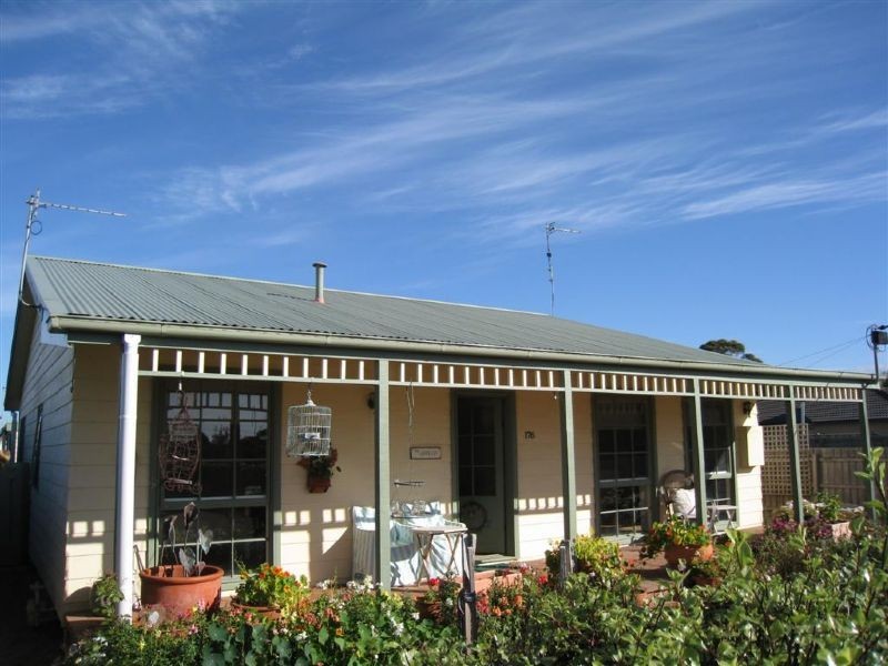 176 Dromana Parade, Safety Beach VIC 3936