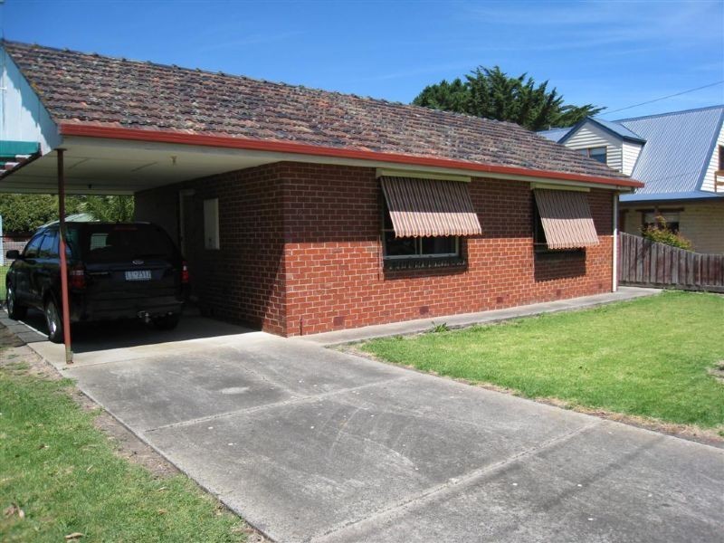 8 Tassel Road, Safety Beach VIC 3936