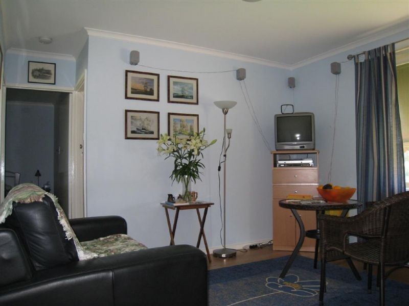 8 Tassel Road, Safety Beach VIC 3936