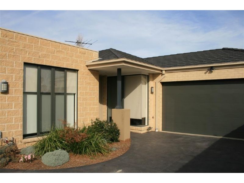 3/10 Frank Street, Safety Beach VIC 3936