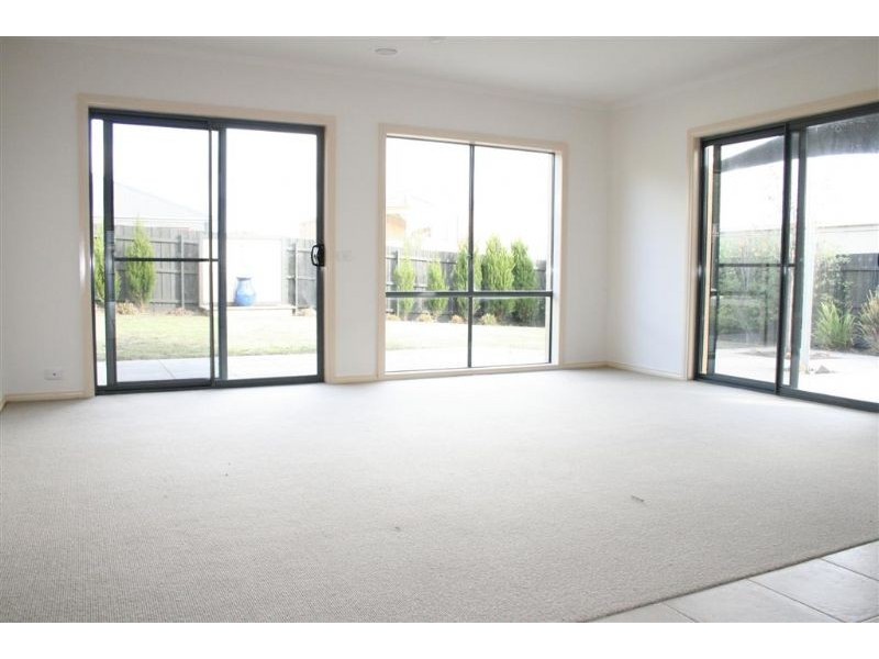 27 Somerset Place, Safety Beach VIC 3936