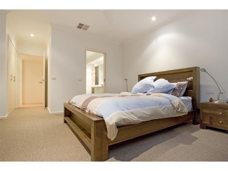 19 Austin Avenue, Mccrae VIC 3938