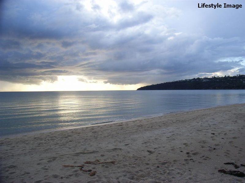 2/7 Frank Street, Safety Beach VIC 3936