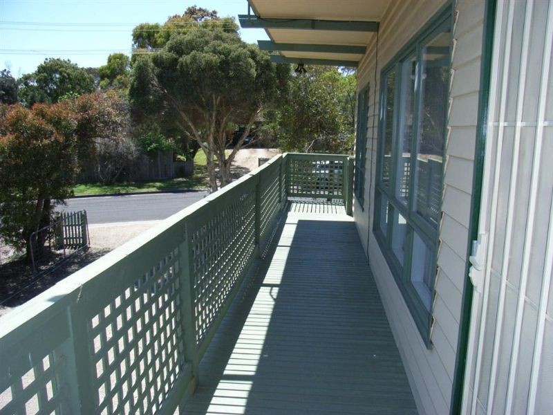 2/13 Talbot Grove, Mccrae VIC 3938